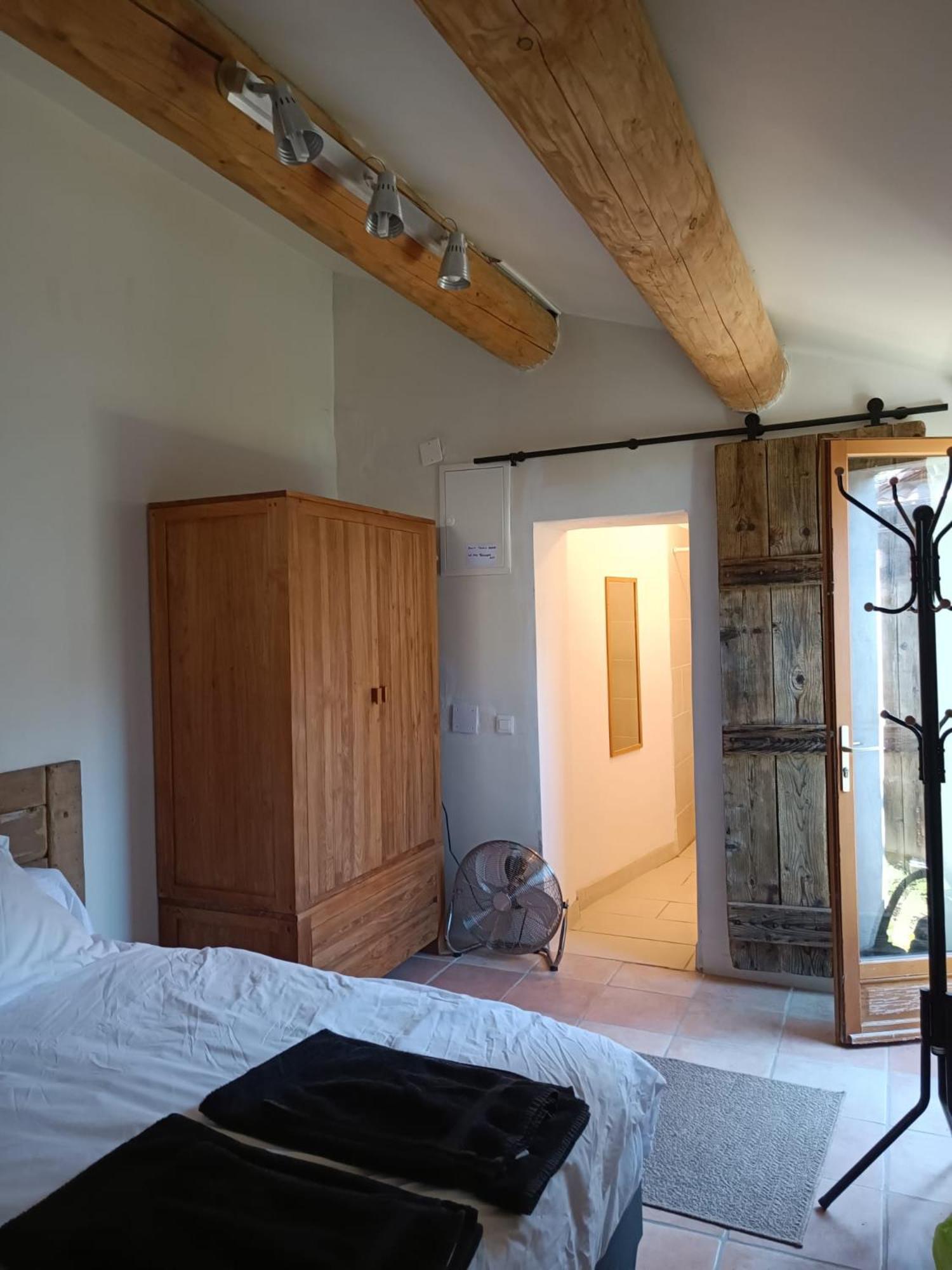 Lou Boulugi Hotel Aix-en-Provence Buitenkant foto